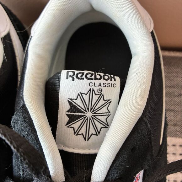 Reebok Classic Women's Sneakers Size US 7 Black White Athletic Shoes - Picture 3 of 7